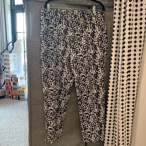 Akris Punto Black and White Graphic Print Slacks
